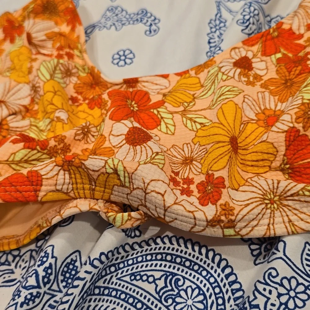 ❤️10/$13 New art class rashguard swim top